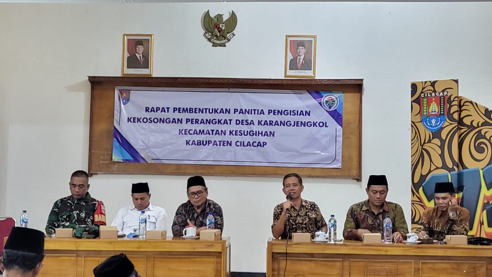 Menyongsong Perubahan: Rapat Pembentukan Panitia di desa Karangjengkol