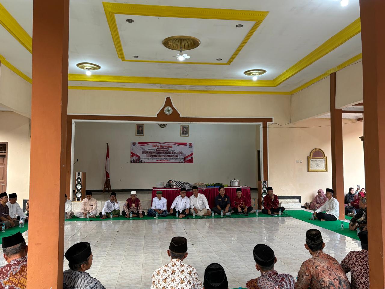 Doa Bersama: Merajut Kebersamaan dalam Rangka HUT Kemerdekaan ke-80 di Karangjengkol